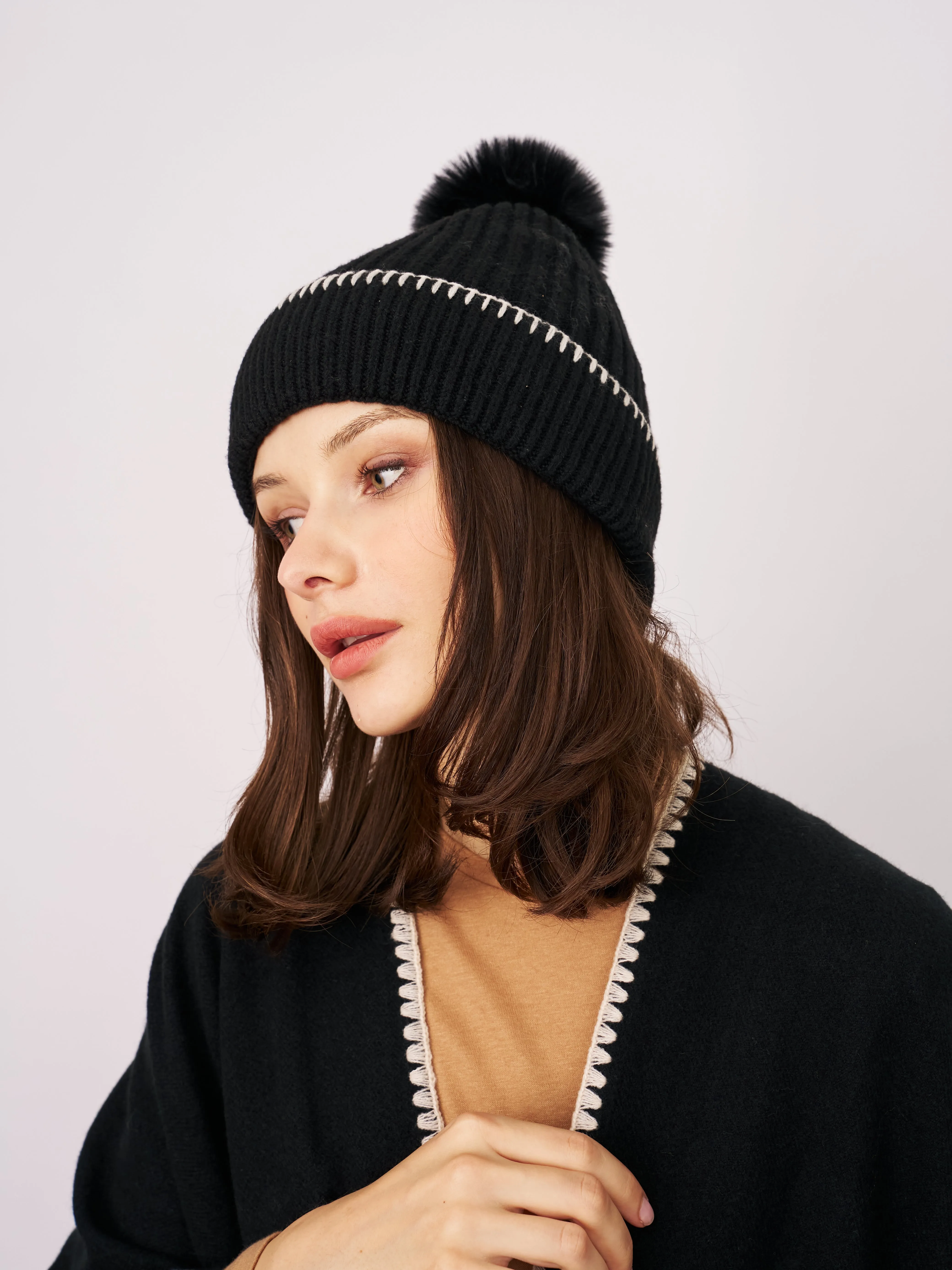 RIBBED POMPOM BEANIE - BLACK/IVORY